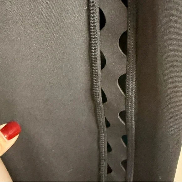 Athleta | Black Ultimate Stash Craft 7/8 Tight with Pockets | Sz L - Picture 4 of 8